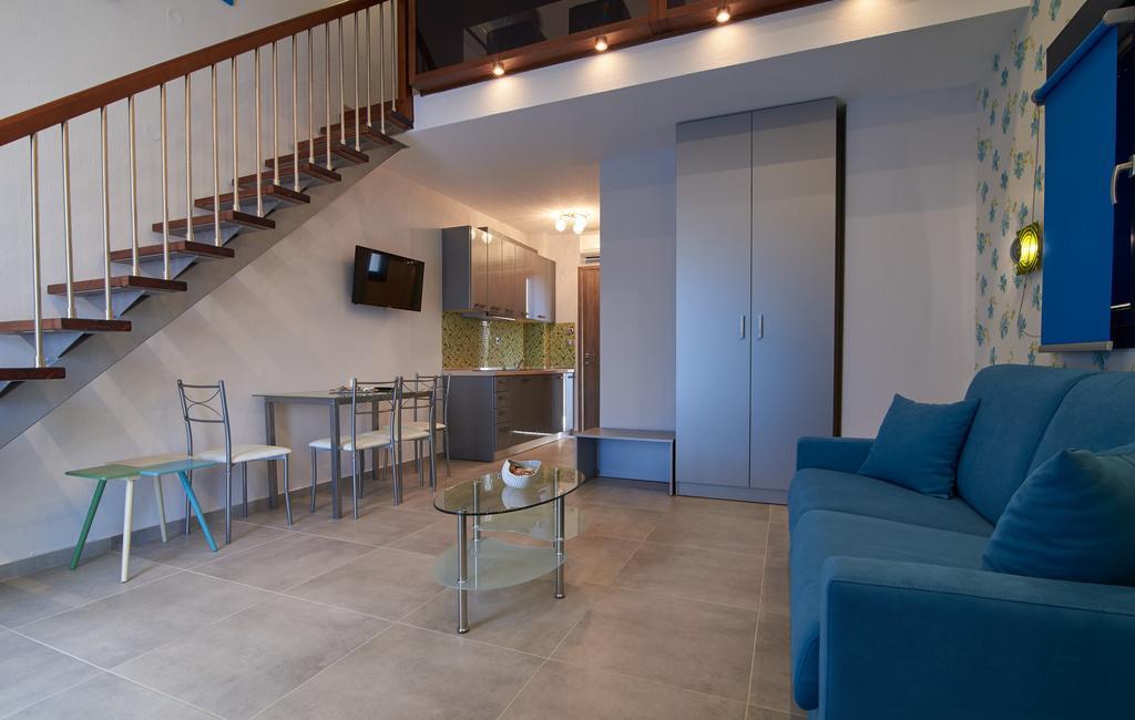 Grey House Apartments Νικήτη Δωμάτιο φωτογραφία