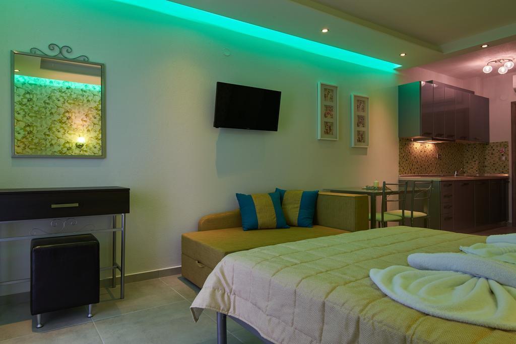 Grey House Apartments Νικήτη Δωμάτιο φωτογραφία